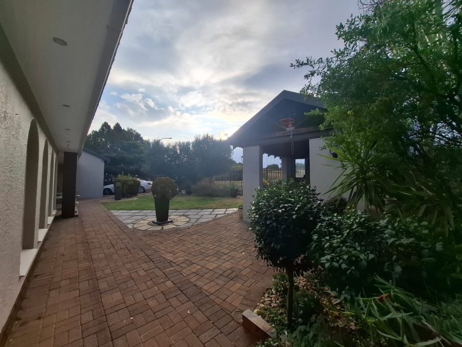 4 Bedroom Property for Sale in Pellissier Free State